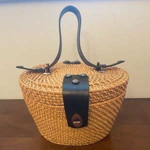 Patricia Nash wicker hand bag with interior mirror